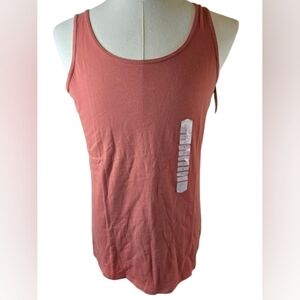 NWT Duluth No Yank Tank Dark Pink Large